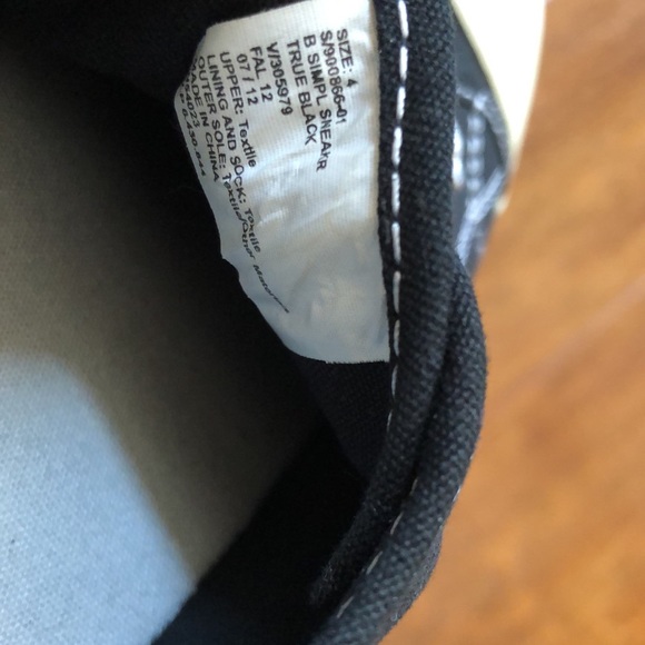 Boys 4 GAP Black Easy Shoelaces Slip On Sneakers - Picture 11 of 12